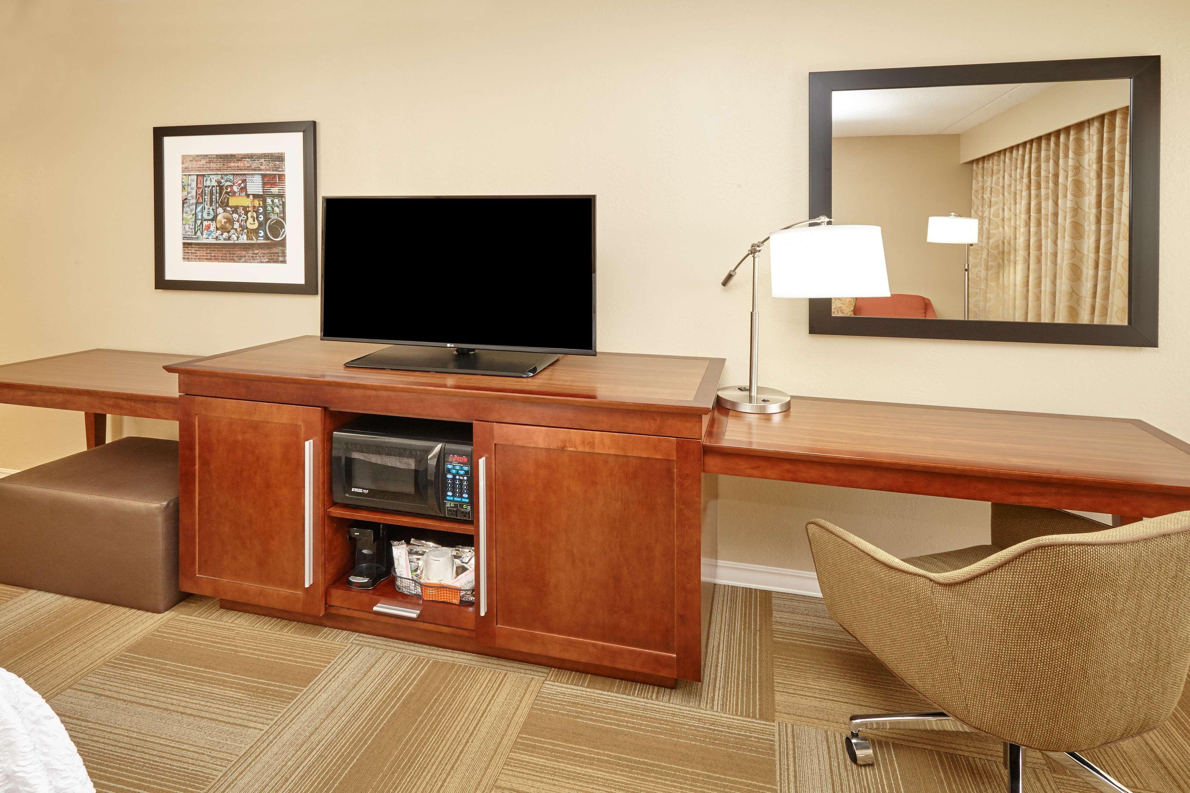 Hotel Hampton 3*