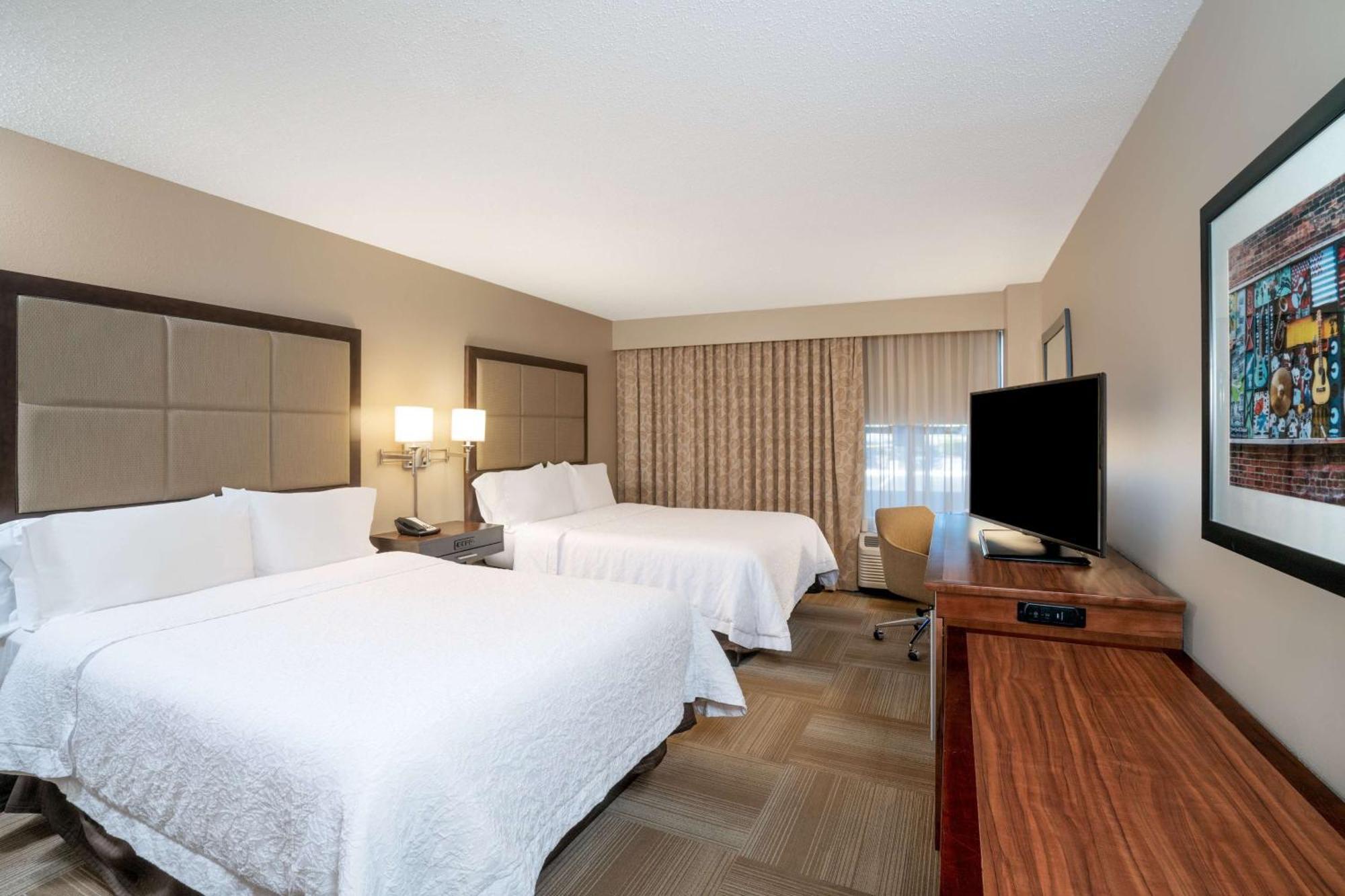 Hampton 3* Lafayette